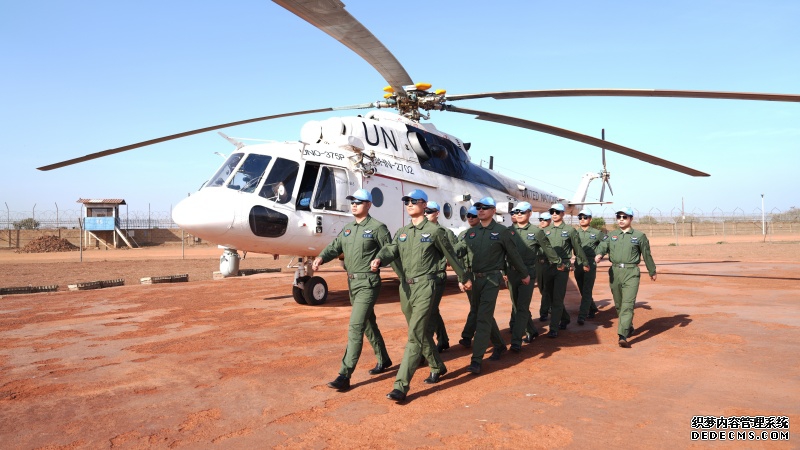 【2】图说:飞行中队全体出动保障巴基斯坦顺利轮换 黄浩摄.jpg