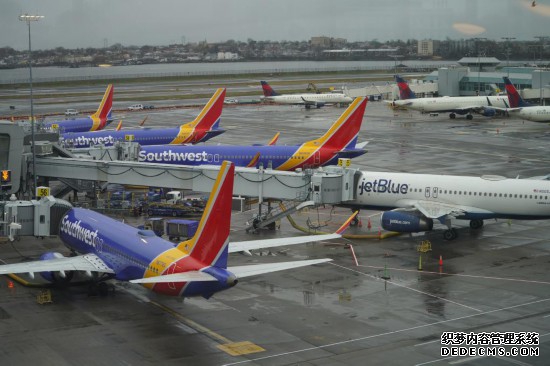 这是3月23日拍摄的美国纽约拉瓜迪亚机场。新华社记者张凤国摄